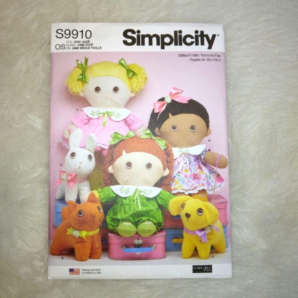 SIMPLICITY S9910 Plush dolls with clothes and plush pets By Elaine Heigl Designs